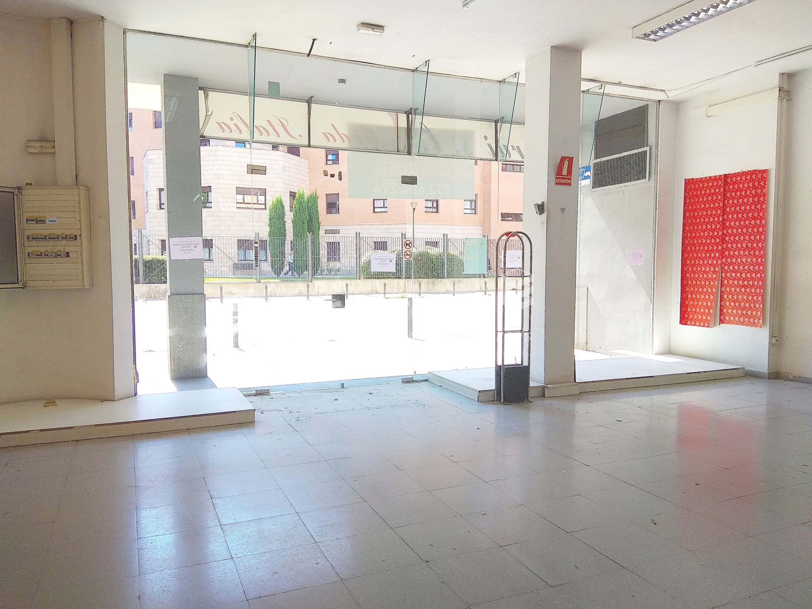 Local comercial de 440 m² al centre de Girona!