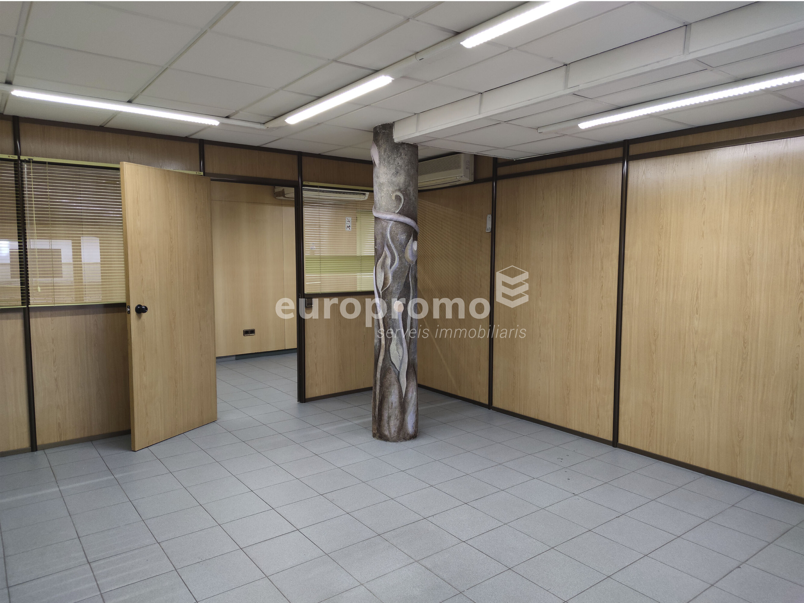 Fantàstica oficina de 130 m² al Carrer Nou de Girona!!
