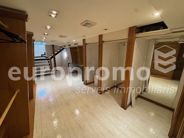 Lloguer local cantoner de 140m2 a Girona Centre.  Punt estratègic!