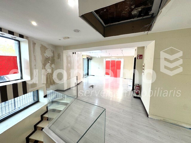 Lloguer local cantoner de 140m2 a Girona Centre.  Punt estratègic!