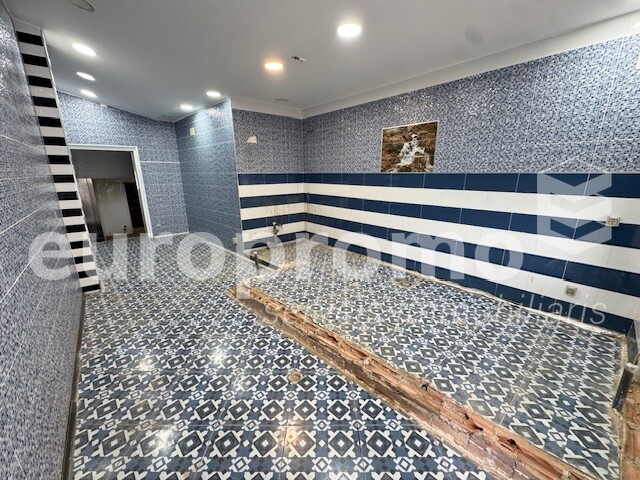 Local de 110m² situado en zona céntrica de mucho tránsito peatonal.