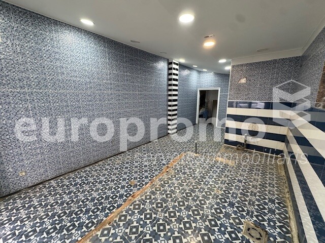 Local de 110m² situado en zona céntrica de mucho tránsito peatonal.