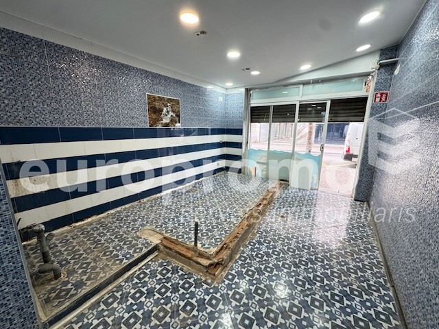 Local de 110m² situado en zona céntrica de mucho tránsito peatonal.
