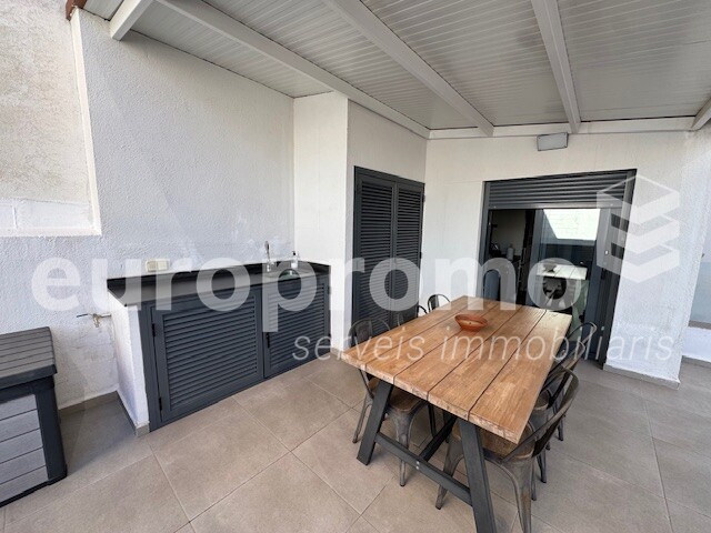 Pis de 151m2 + 70m2 de terrassa situat al centre de Girona!