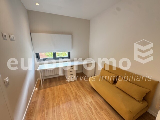 Pis de 151m2 + 70m2 de terrassa situat al centre de Girona!