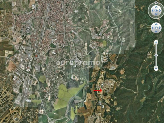 Parcel·la comercial de 6330m2 situada a primera línea!