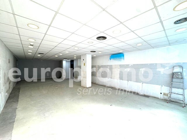 Local de 160m2 en la Ensanche de Girona
