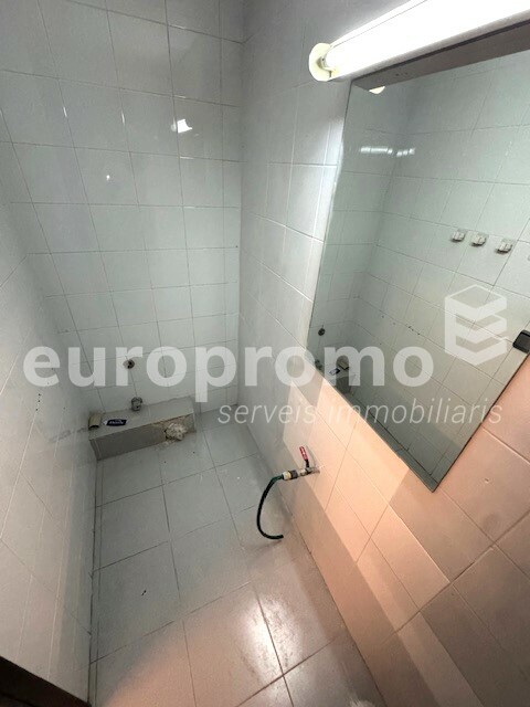 Local de 160m2 en la Ensanche de Girona