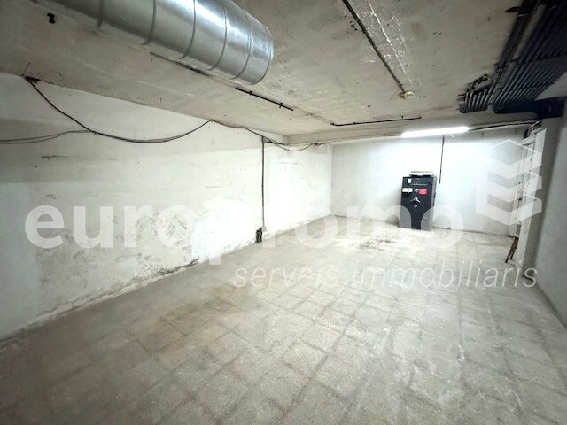 Local de 160m2 en la Ensanche de Girona