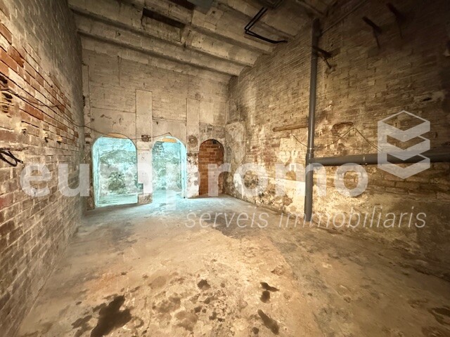 Local de 110m² situado en zona céntrica de mucho tránsito peatonal.